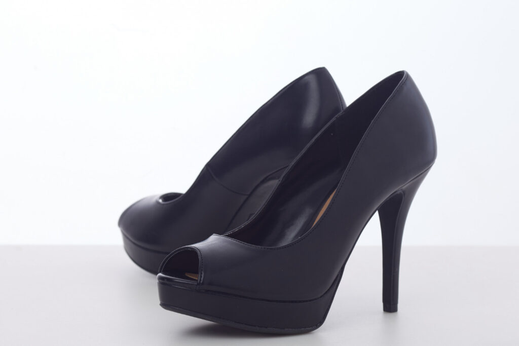 FOOTWEAR FAUX APPLICATION