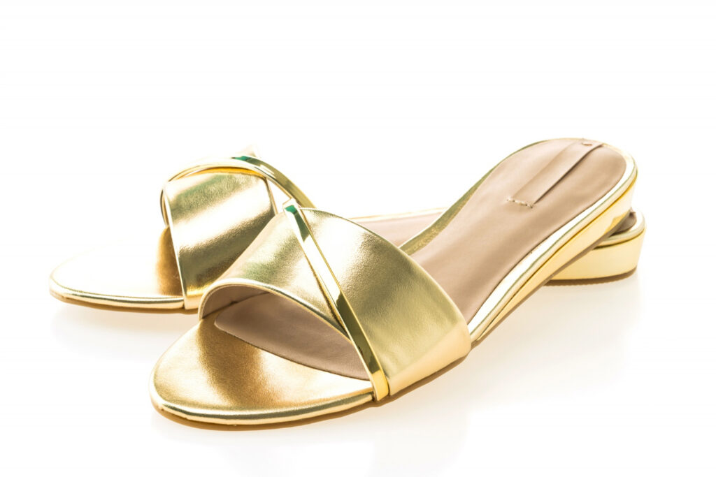 FOOTWEAR METALLIC APPLICATION
